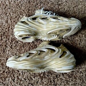 Men’s 8.5 cloud fom tan